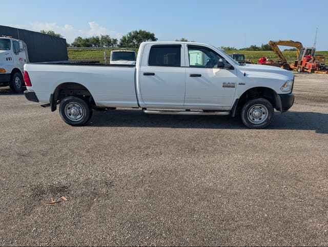 Image of Dodge Ram 2500HD equipment image 3