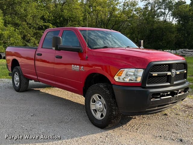 Image of Dodge Ram 2500HD equipment image 2