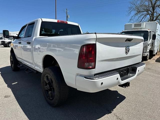 Image of Dodge Ram 2500 equipment image 2