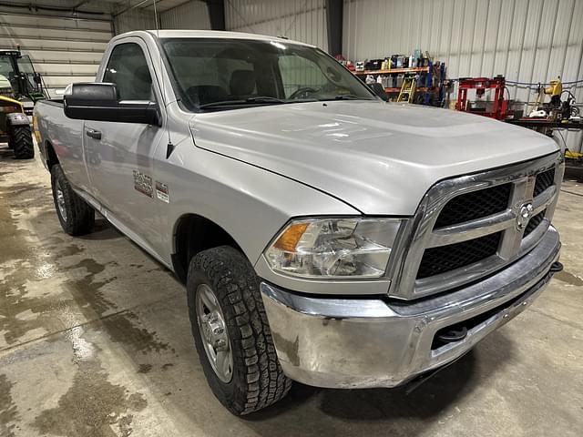 Image of Dodge Ram 2500 equipment image 3