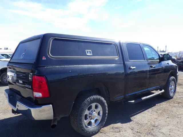 Image of Dodge Ram 3500 equipment image 2