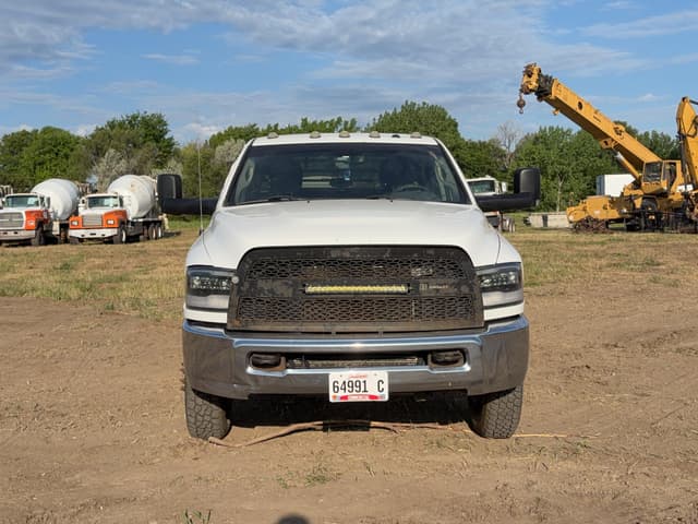 Image of Dodge Ram 3500 equipment image 4