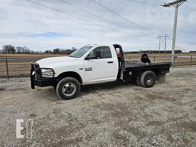 Image of Dodge Ram 3500HD equipment image 2