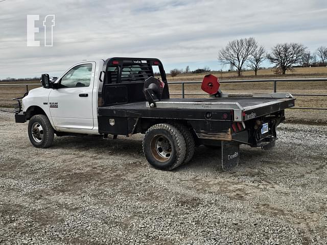 Image of Dodge Ram 3500HD equipment image 3