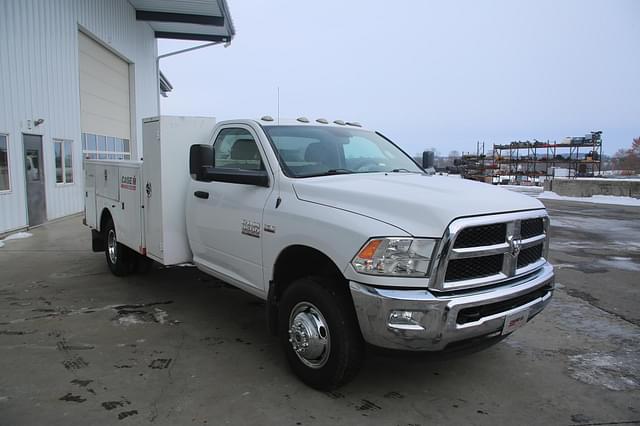 Image of Dodge Ram 3500HD equipment image 4