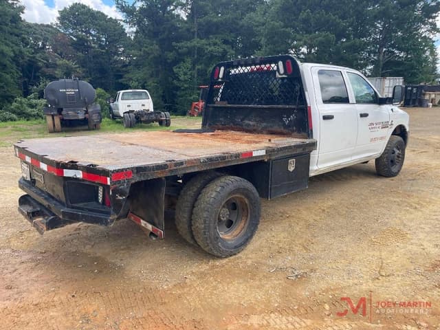 Image of Dodge Ram 3500HD equipment image 2