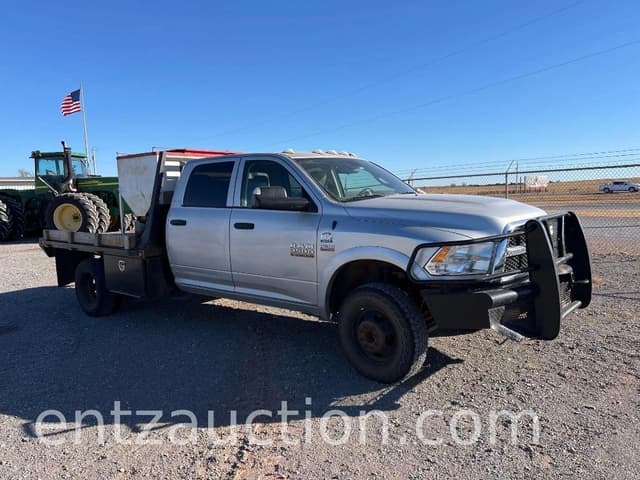 Image of Dodge Ram 3500 equipment image 2