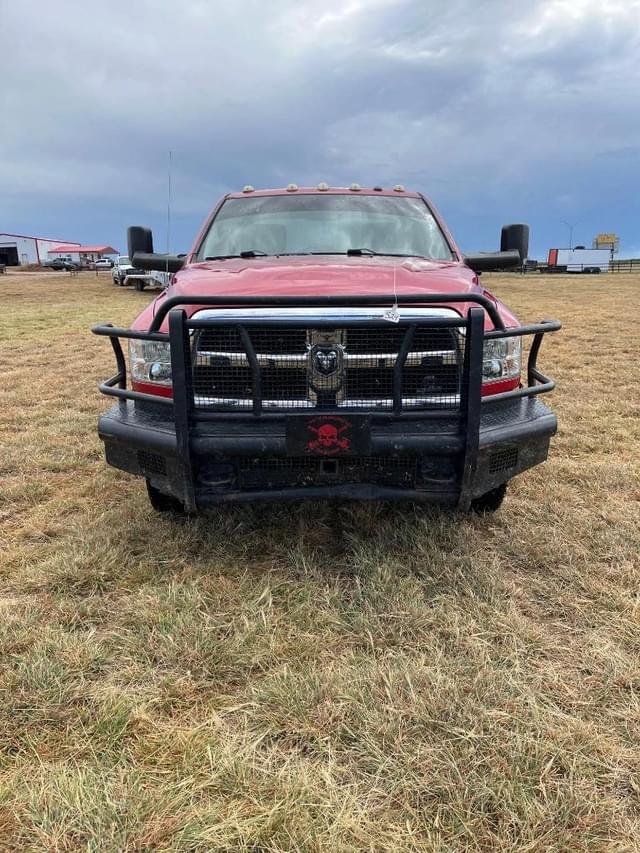 Image of Dodge Ram 3500 equipment image 2