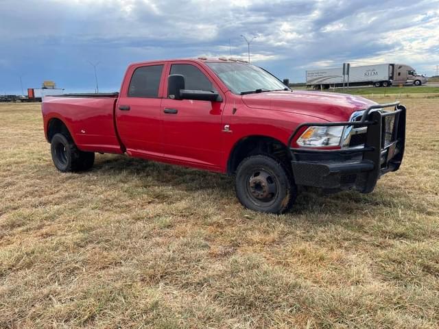 Image of Dodge Ram 3500 equipment image 3