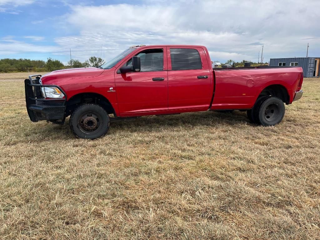 2016 Dodge Ram 3500 Equipment Image0