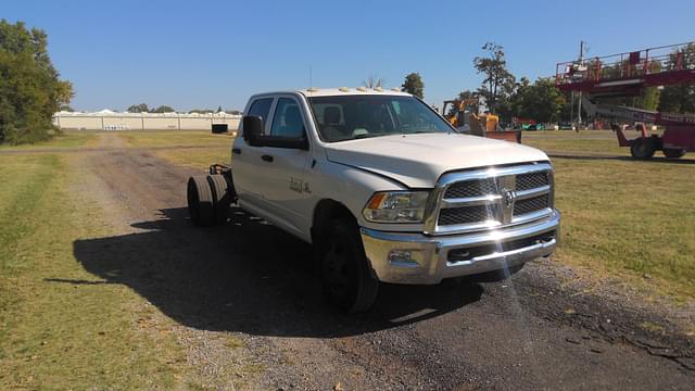 Image of Dodge Ram 3500 equipment image 2