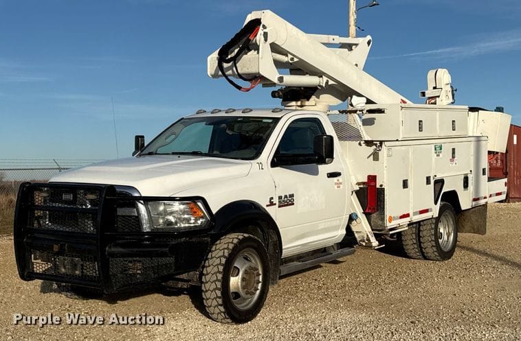 2016 Dodge Ram 5500 Equipment Image0