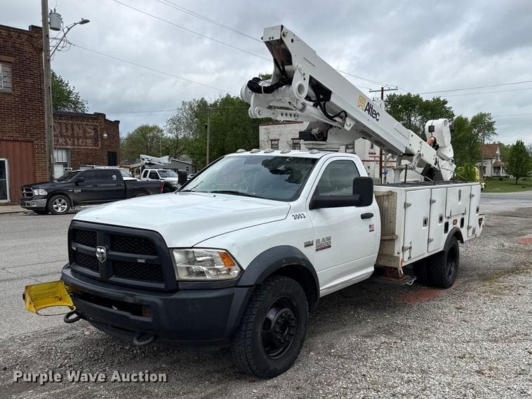 2016 Ram 5500 Equipment Image0