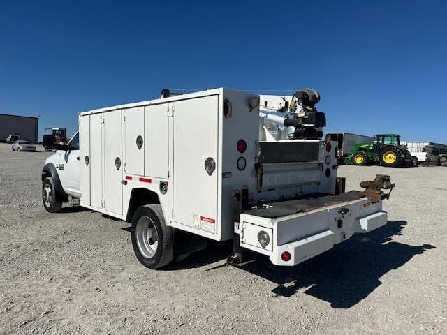 Image of Dodge Ram 5500HD equipment image 2