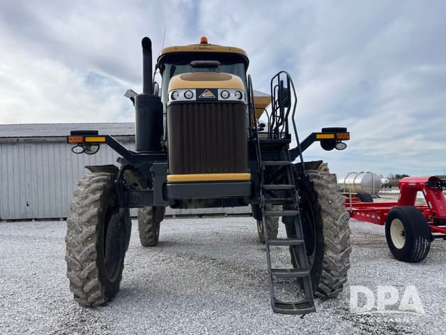 Image of RoGator RG1100B equipment image 2