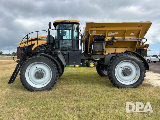 Image of RoGator RG1100B equipment image 1