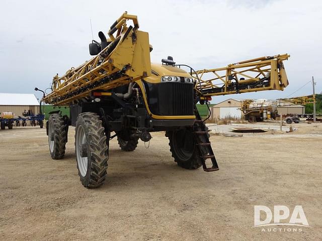 Image of RoGator RG1100B equipment image 2