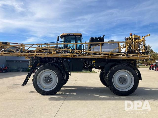 Image of RoGator RG1100B equipment image 3