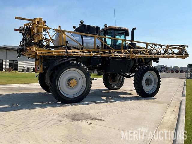 Image of RoGator RG1300 equipment image 4