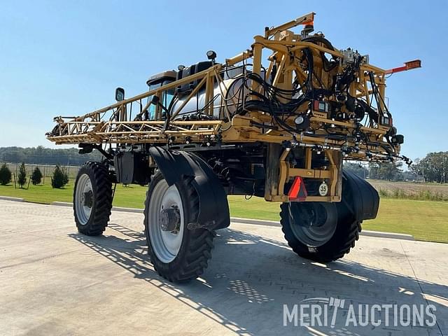 Image of RoGator RG1300 equipment image 2