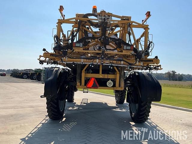 Image of RoGator RG1300 equipment image 3