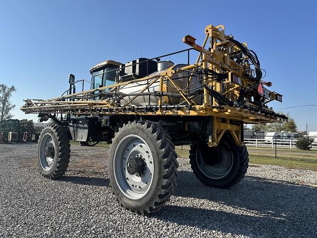 Image of RoGator RG1100 equipment image 4