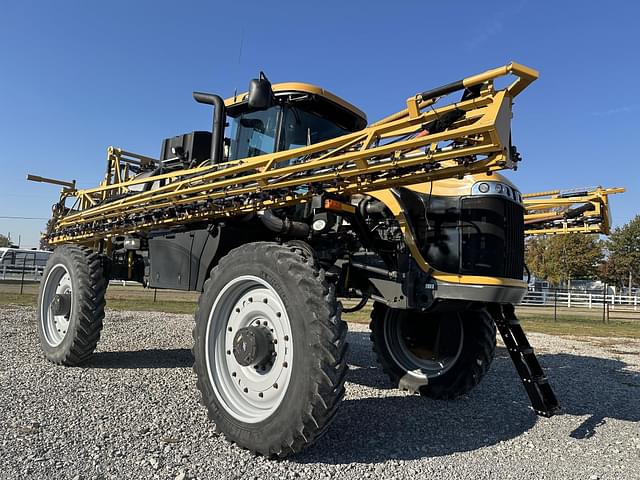 Image of RoGator RG1100 equipment image 3