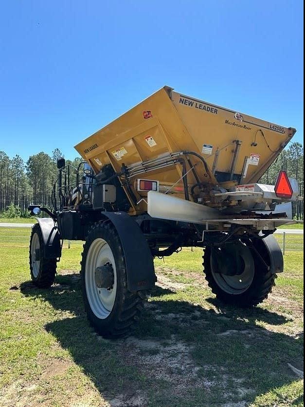 Image of RoGator RG1100B equipment image 4