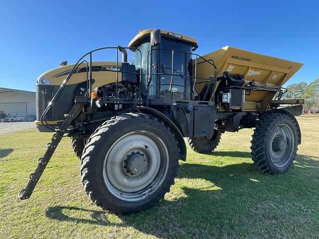 Image of RoGator RG1100B equipment image 2