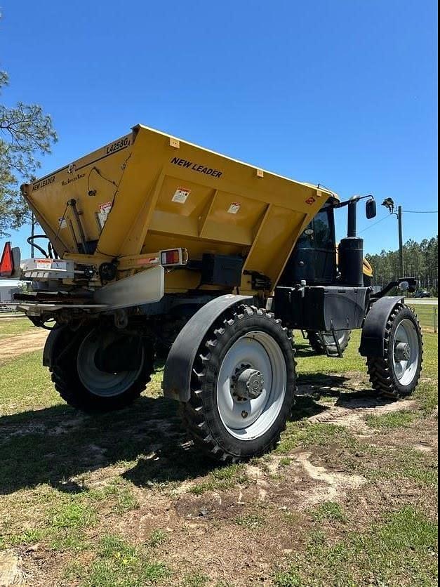 Image of RoGator RG1100B equipment image 3