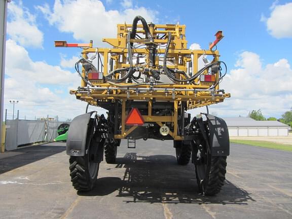 Image of RoGator RG1100B equipment image 3