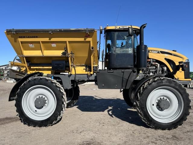 Image of RoGator RG1100B equipment image 1