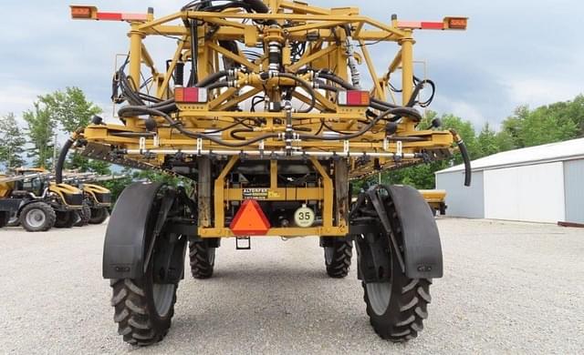 Image of RoGator RG1100B equipment image 3