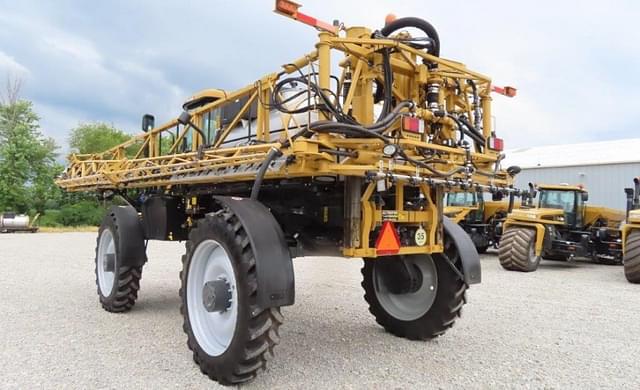 Image of RoGator RG1100B equipment image 2