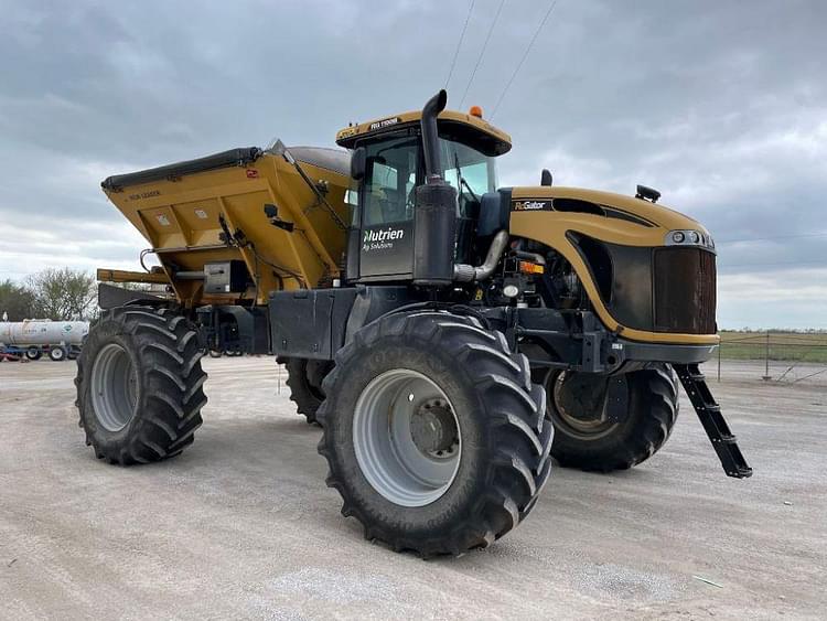 Main image RoGator RG1100B 17