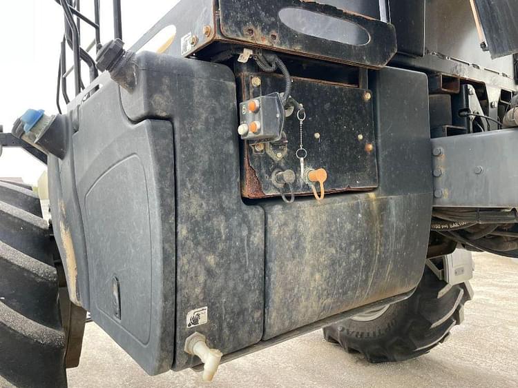 Main image RoGator RG1100B 29