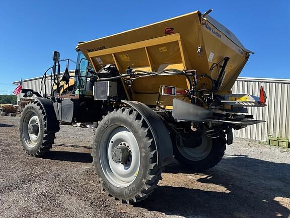 Image of RoGator RG1100B equipment image 2