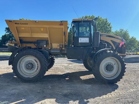 Image of RoGator RG1100B equipment image 4