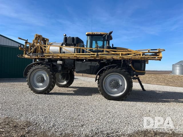 Image of RoGator RG1100B equipment image 2