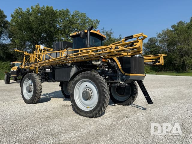 Image of RoGator RG1100B equipment image 2