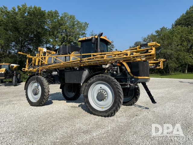 Image of RoGator RG1100B equipment image 3