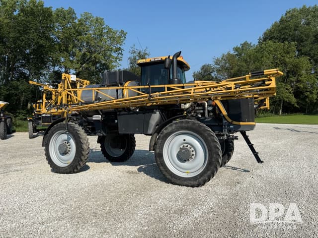 Image of RoGator RG1100B equipment image 4