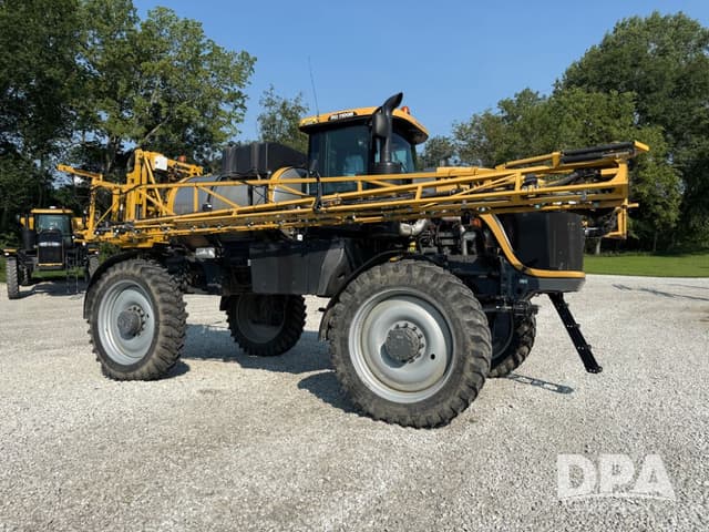 Image of RoGator RG1100B equipment image 2