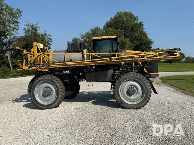 Image of RoGator RG1100B equipment image 4