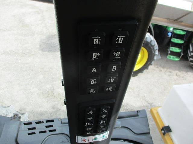Main image RoGator RG1300B 77