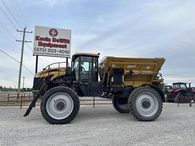 Image of RoGator RG1300B equipment image 2