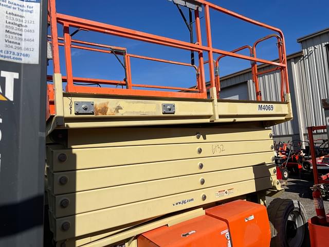 Image of JLG M4069 equipment image 2