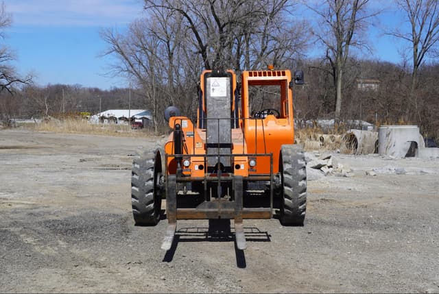 Image of Skytrak 6042 equipment image 3