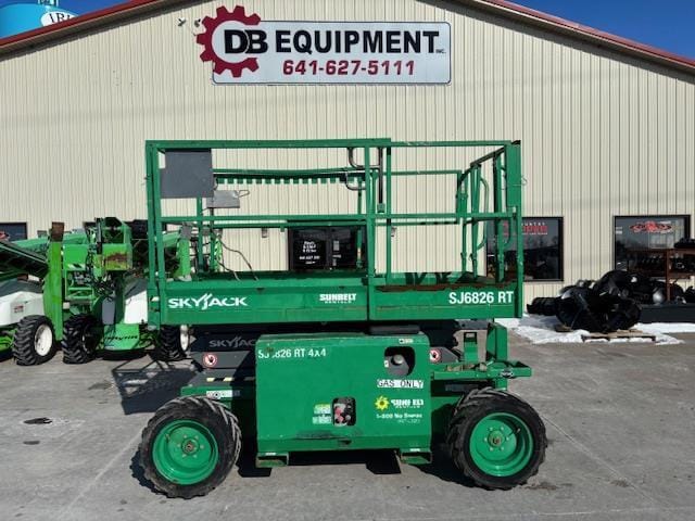 2016 Sky Jack SJ6826RT Equipment Image0