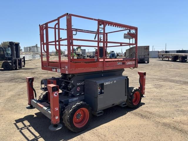 Image of Sky Jack SJ6832RT equipment image 2